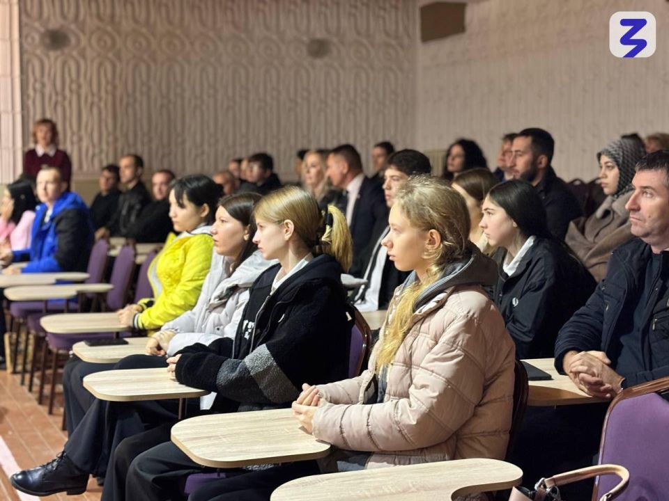 Встреча с Сергеем Тугушевым: ценные навыки для будущих профессионалов на лекции Общества "Знание" Встреча с Сергеем Тугушевым: ценные навыки для будущих профессионалов на лекции Общества "Знание"