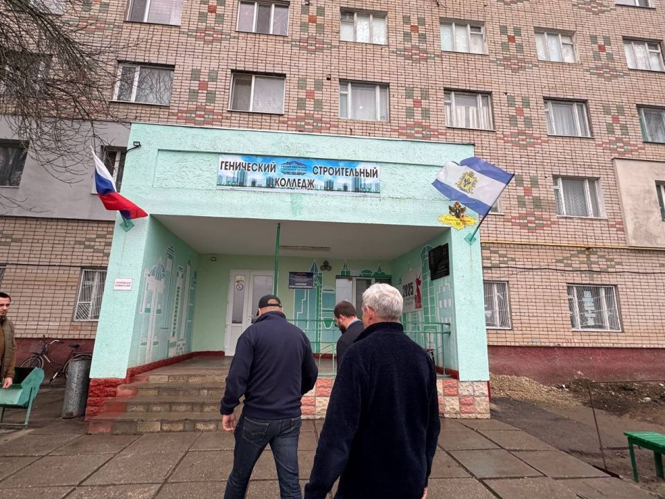 Подписано первое соглашение о сотрудничестве между Геническими колледжами и строительной кампанией Подписано первое соглашение о сотрудничестве между Геническими колледжами и строительной кампанией