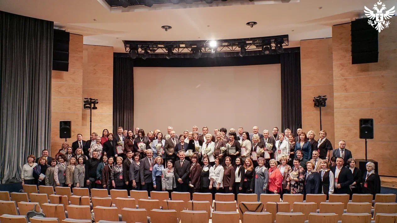 Херсонский областной дворец культуры представил регион на XI Всероссийском съезде руководителей методических служб в сфере народного творчества в Москве, где собрались специалисты из 71 региона России и Беларуси Херсонский областной дворец культуры представил регион на XI Всероссийском съезде руководителей методических служб в сфере народного творчества в Москве, где собрались специалисты из 71 региона России и Беларуси