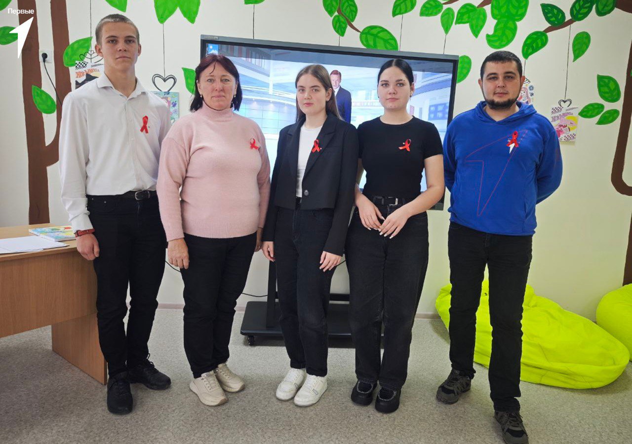 Первые Скадовского и Чаплинского округов присоединились к акции «Красная ленточка» Первые Скадовского и Чаплинского округов присоединились к акции «Красная ленточка»