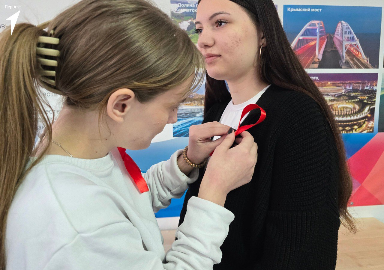 Первые Скадовского и Чаплинского округов присоединились к акции «Красная ленточка» Первые Скадовского и Чаплинского округов присоединились к акции «Красная ленточка»