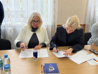 Подписано первое соглашение о сотрудничестве между Геническими колледжами и строительной кампанией