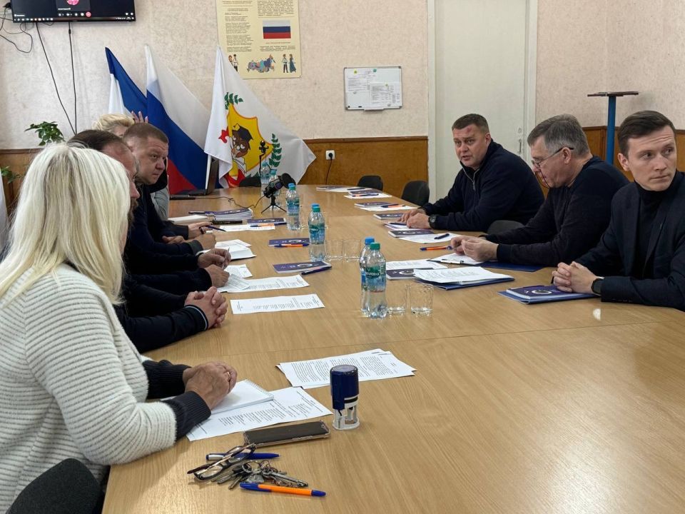 Подписано первое соглашение о сотрудничестве между Геническими колледжами и строительной кампанией Подписано первое соглашение о сотрудничестве между Геническими колледжами и строительной кампанией