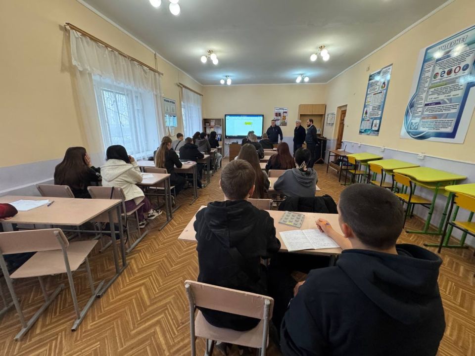 Подписано первое соглашение о сотрудничестве между Геническими колледжами и строительной кампанией Подписано первое соглашение о сотрудничестве между Геническими колледжами и строительной кампанией
