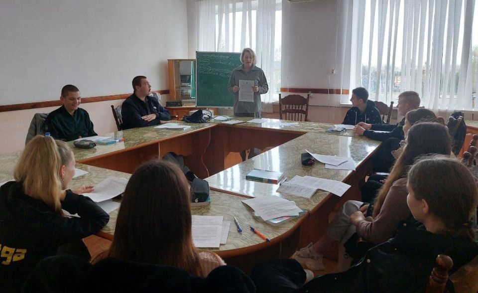 Ученики Тавричанской школы углубили свои знания о местном самоуправлении и законодательных органах Херсонской области Ученики Тавричанской школы углубили свои знания о местном самоуправлении и законодательных органах Херсонской области