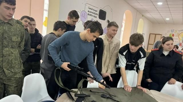 Центр "ВОИН": патриотизм и подготовка к ЕГЭ для скадовских кадетов Центр "ВОИН": патриотизм и подготовка к ЕГЭ для скадовских кадетов