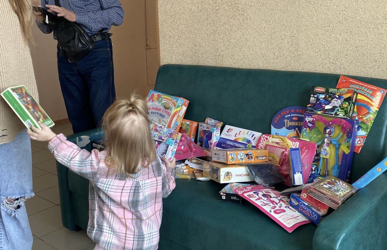 «Единая Россия» поддержала детей Генического округа «Коробкой Храбрости» и трогательным флешмобом «Единая Россия» поддержала детей Генического округа «Коробкой Храбрости» и трогательным флешмобом