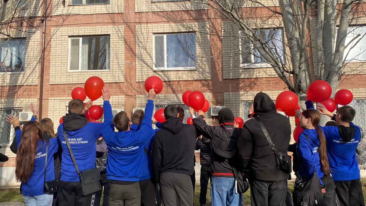 «Единая Россия» поддержала детей Генического округа «Коробкой Храбрости» и трогательным флешмобом «Единая Россия» поддержала детей Генического округа «Коробкой Храбрости» и трогательным флешмобом