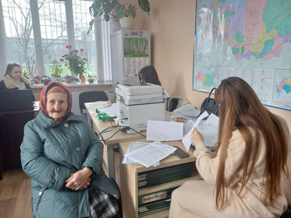 64 заявления на оформление недвижимости и земельных участков подали жители села Костогрызово в мобильный офис МФЦ 64 заявления на оформление недвижимости и земельных участков подали жители села Костогрызово в мобильный офис МФЦ