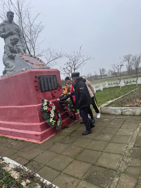 По всей стране 3 декабря проходят памятные мероприятия, посвященные Дню Неизвестного Солдата По всей стране 3 декабря проходят памятные мероприятия, посвященные Дню Неизвестного Солдата