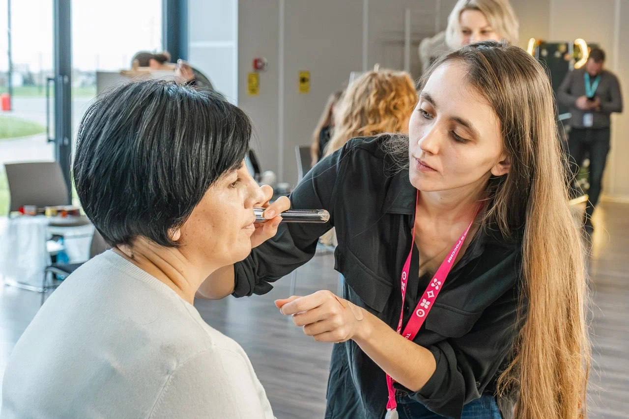 В Творческом поселке «Счастливцево» прошла акция «Портрет матери», посвященная женам и матерям защитникам Херсонщины В Творческом поселке «Счастливцево» прошла акция «Портрет матери», посвященная женам и матерям защитникам Херсонщины