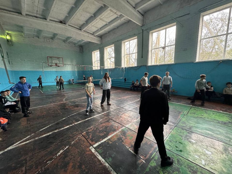 В школе посёлка Верхний Рогачик Херсонской области состоялся рабочий визит сенатора В школе посёлка Верхний Рогачик Херсонской области состоялся рабочий визит сенатора