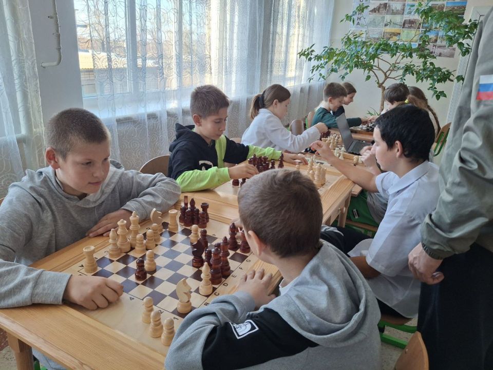 Сплочение в игре!. Молодёжка Народного фронта посетили школу Сплочение в игре!. Молодёжка Народного фронта посетили школу
