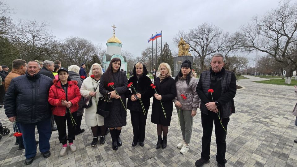 По всей стране 3 декабря проходят памятные мероприятия, посвященные Дню Неизвестного Солдата По всей стране 3 декабря проходят памятные мероприятия, посвященные Дню Неизвестного Солдата