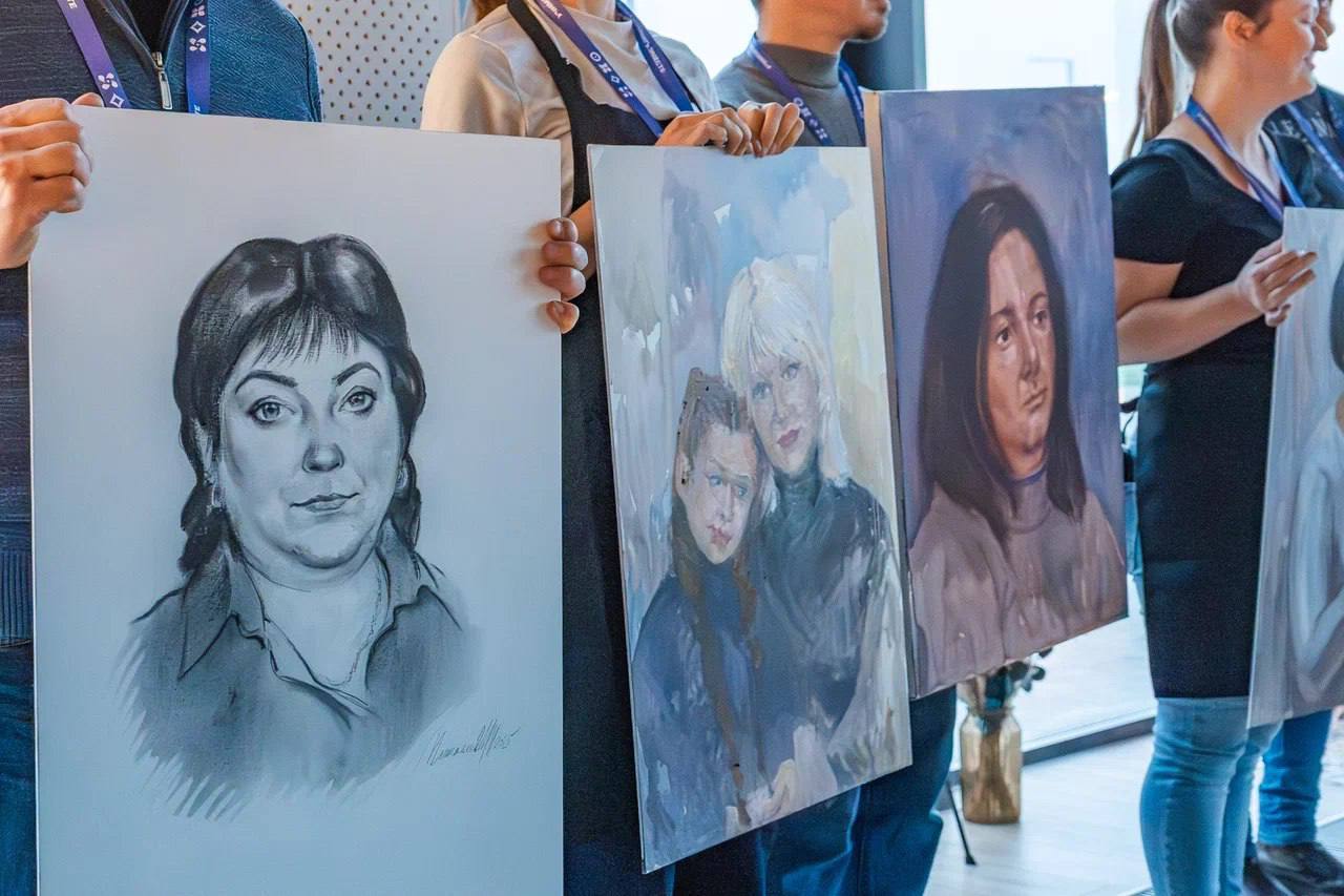 В Творческом поселке «Счастливцево» прошла акция «Портрет матери», посвященная женам и матерям защитникам Херсонщины В Творческом поселке «Счастливцево» прошла акция «Портрет матери», посвященная женам и матерям защитникам Херсонщины