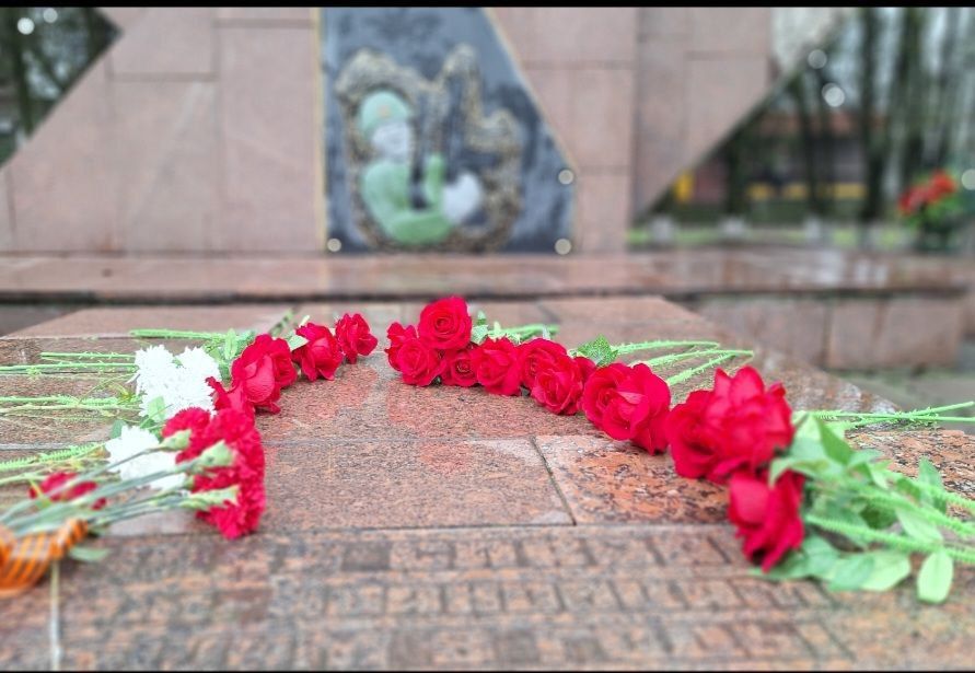 В День Неизвестного солдата памятные акции с участием депутатов и активистов «Единой России» проходят в большинстве округов Херсонской области В День Неизвестного солдата памятные акции с участием депутатов и активистов «Единой России» проходят в большинстве округов Херсонской области