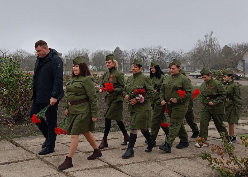 «Склоним головы перед могилой Неизвестного Солдата» «Склоним головы перед могилой Неизвестного Солдата»