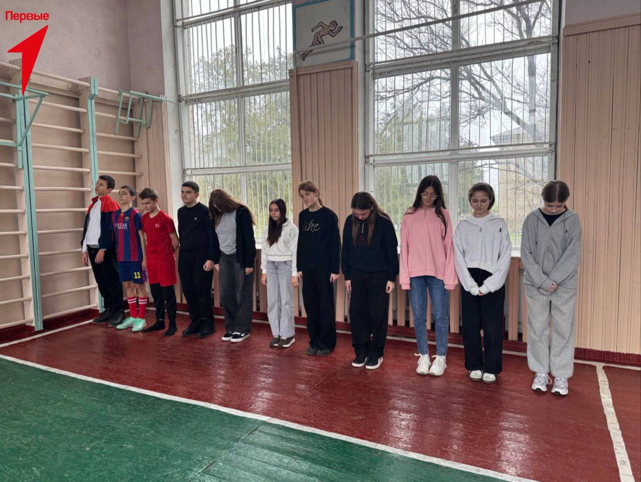 Первые Петровской школы возложили цветы к мемориалу в День Неизвестного Солдата Первые Петровской школы возложили цветы к мемориалу в День Неизвестного Солдата