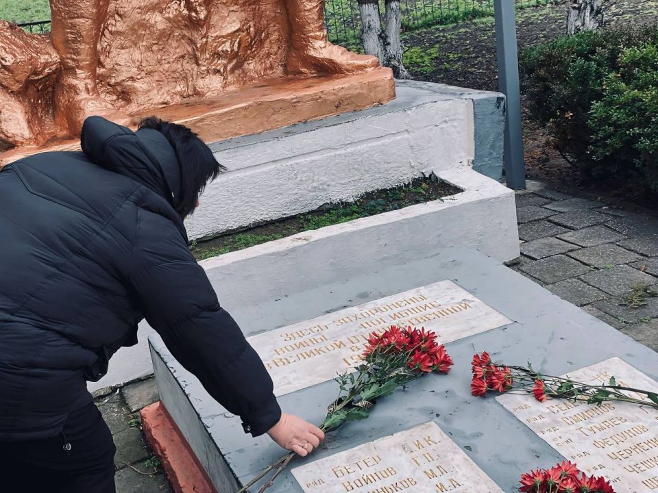 День памяти и благодарности: в Алешкинском округе почтили Неизвестного солдата День памяти и благодарности: в Алешкинском округе почтили Неизвестного солдата
