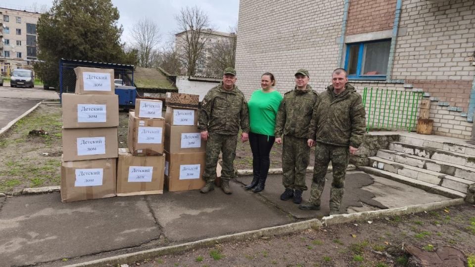 Алешкинский детский дом в городе Скадовске посетили бойцы 3-го батальона Крымского полка Алешкинский детский дом в городе Скадовске посетили бойцы 3-го батальона Крымского полка