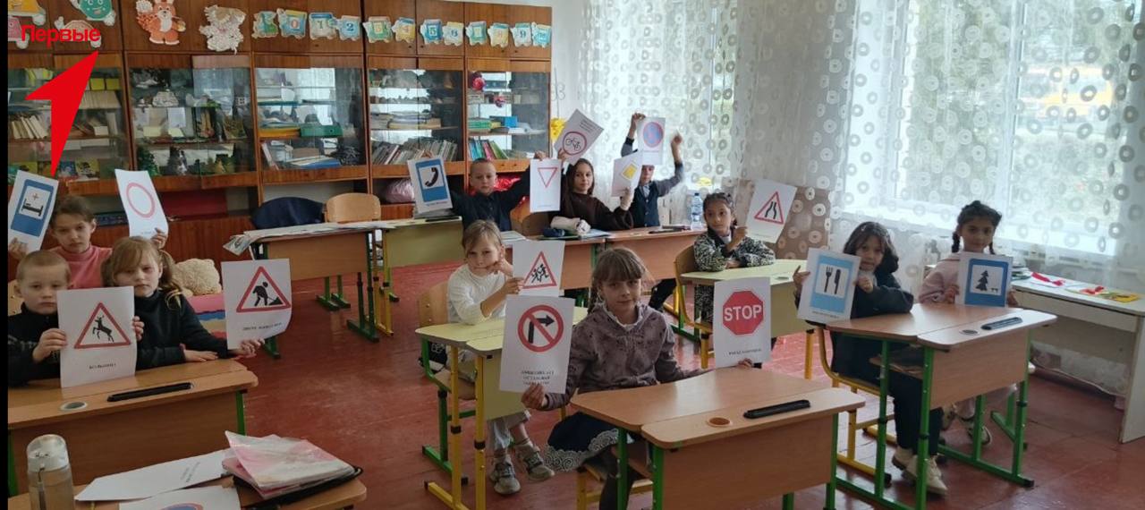 Первые Горьковской школы провели занятия по безопасности дорожного движения Первые Горьковской школы провели занятия по безопасности дорожного движения