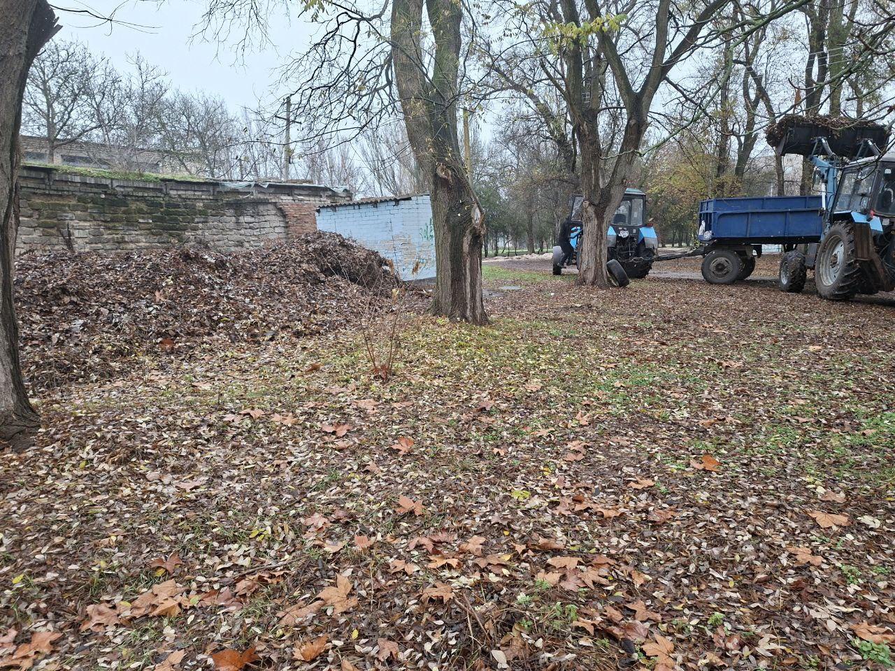 МБУ «Джарылгач» провело уборку общественных территорий в ТУ «Лазурное» МБУ «Джарылгач» провело уборку общественных территорий в ТУ «Лазурное»