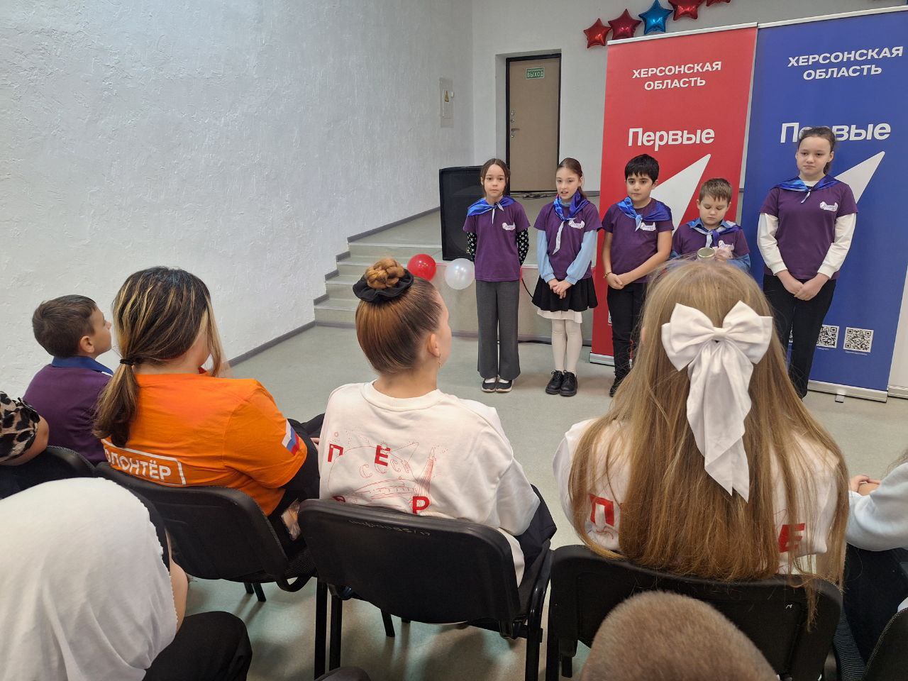 Сердца, полные добра: "Орлята России" поздравили волонтёров Чаплинской школы №1 с их праздником! Сердца, полные добра: "Орлята России" поздравили волонтёров Чаплинской школы №1 с их праздником!