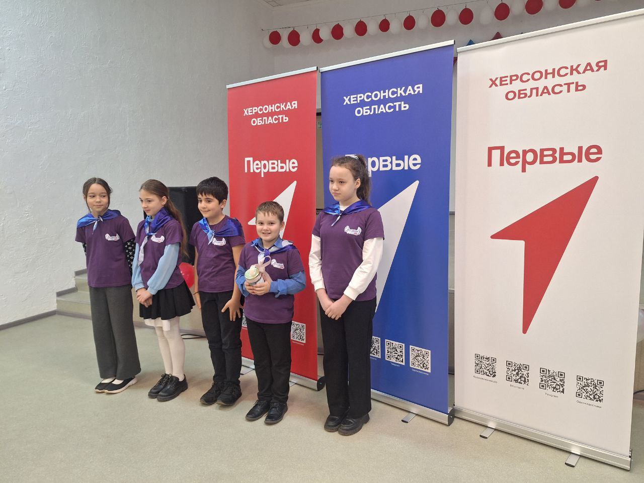 Сердца, полные добра: "Орлята России" поздравили волонтёров Чаплинской школы №1 с их праздником! Сердца, полные добра: "Орлята России" поздравили волонтёров Чаплинской школы №1 с их праздником!