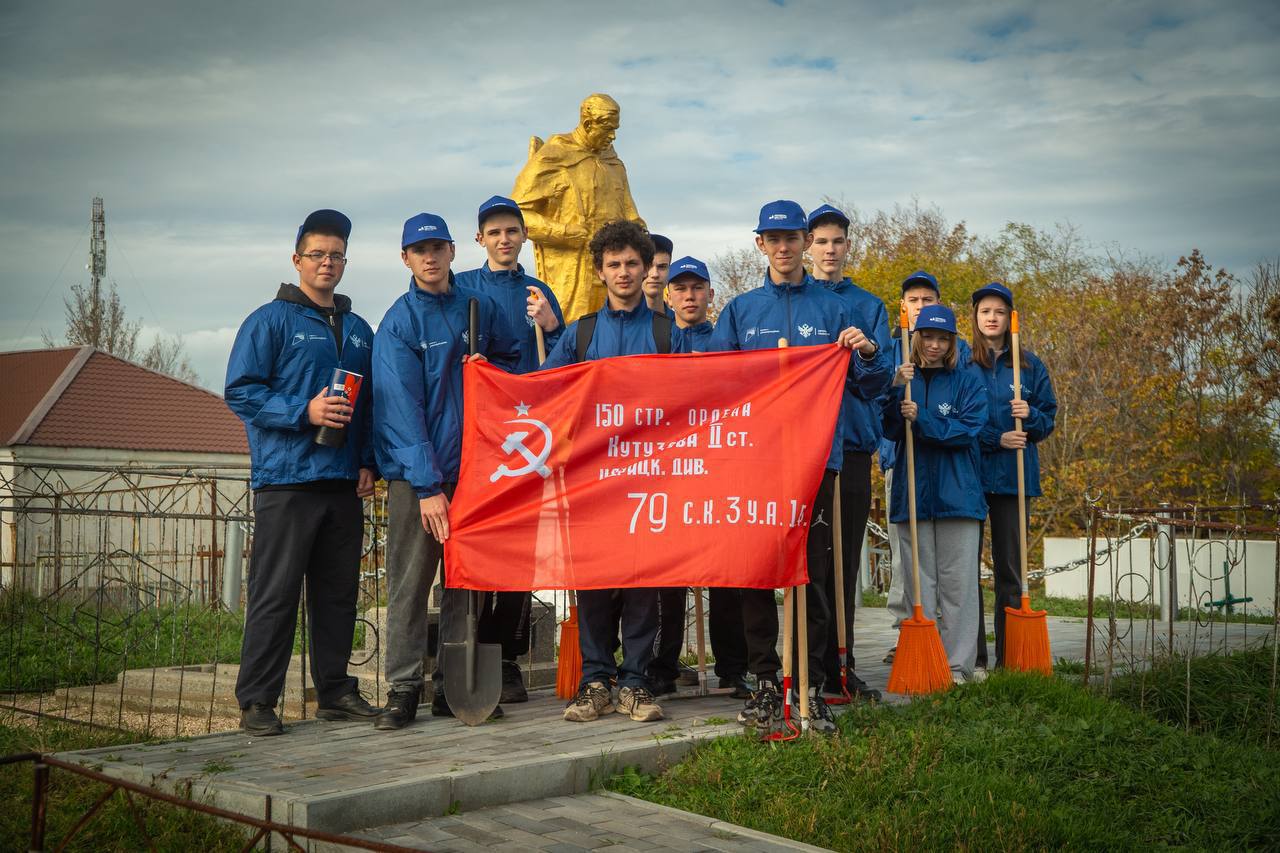 С Днём добровольца!. Сегодня мы выражаем искреннюю благодарность людям с по-настоящему большим сердцем — нашим волонтёрам С Днём добровольца!. Сегодня мы выражаем искреннюю благодарность людям с по-настоящему большим сердцем — нашим волонтёрам