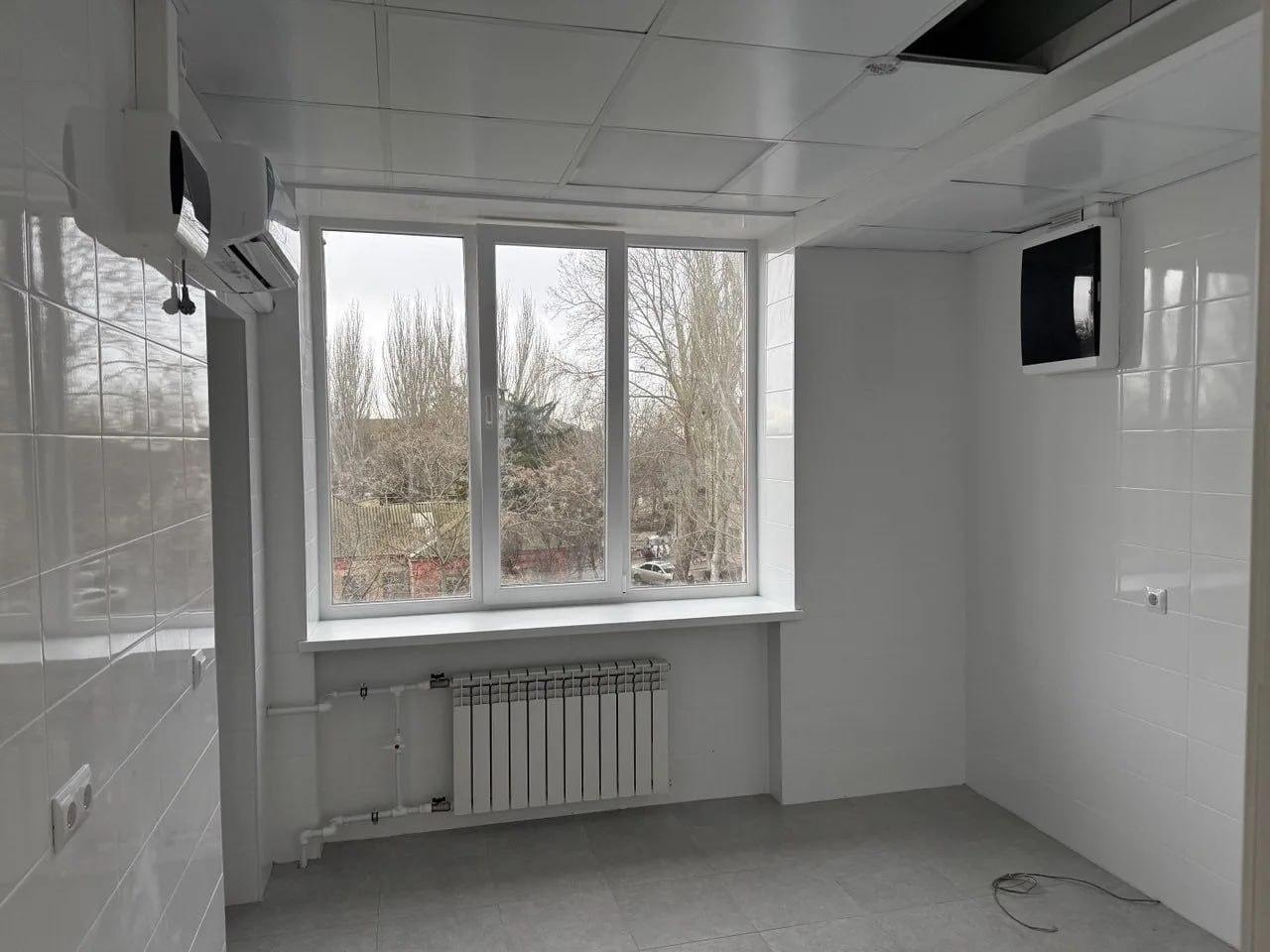 На завершающем этапе ремонт важного социального объекта: Терапевтического отделения Генической ЦРБ На завершающем этапе ремонт важного социального объекта: Терапевтического отделения Генической ЦРБ