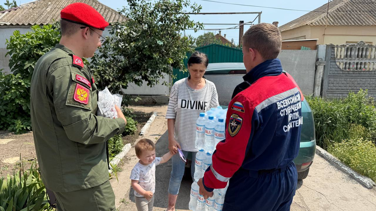 С Днём добровольца!. Сегодня мы выражаем искреннюю благодарность людям с по-настоящему большим сердцем — нашим волонтёрам С Днём добровольца!. Сегодня мы выражаем искреннюю благодарность людям с по-настоящему большим сердцем — нашим волонтёрам