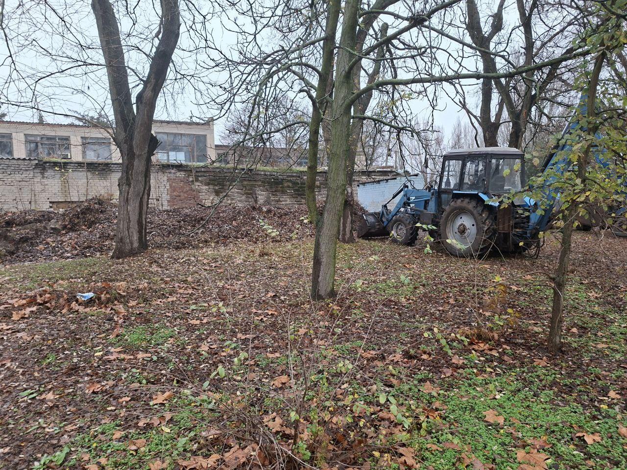 МБУ «Джарылгач» провело уборку общественных территорий в ТУ «Лазурное» МБУ «Джарылгач» провело уборку общественных территорий в ТУ «Лазурное»