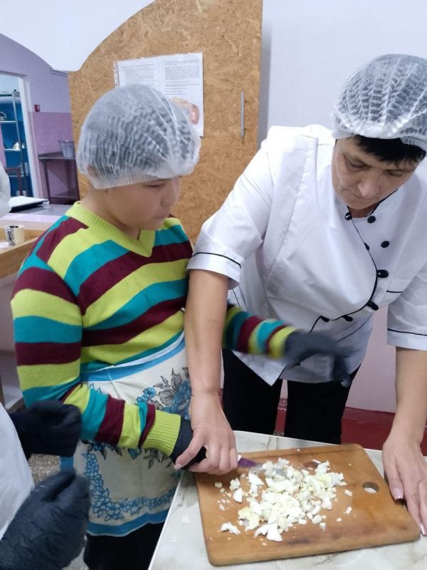Вкус русской литературы: как в Подо-Калиновской школе оживили кулебяку Гоголя Вкус русской литературы: как в Подо-Калиновской школе оживили кулебяку Гоголя