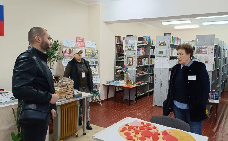 Глава Каховского округа Павел Филипчук провел серию совещаний с сотрудниками культурного центра Глава Каховского округа Павел Филипчук провел серию совещаний с сотрудниками культурного центра