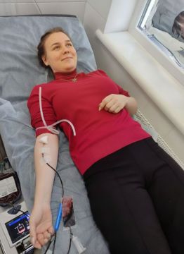 «Капля крови — капля жизни»: наши сотрудники стали донорами