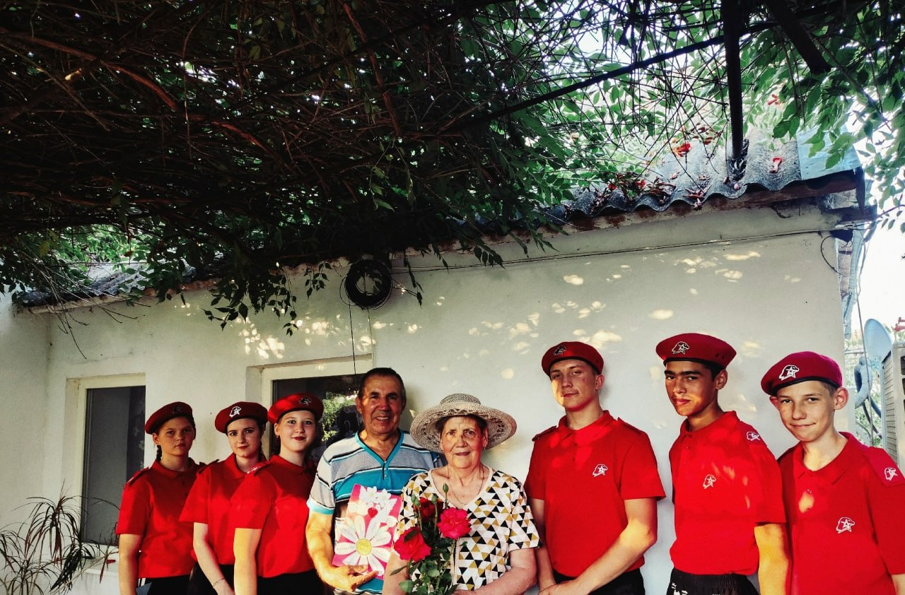 Волонтёрство — это не профессия и не хобби, это состояние души, выраженное внутреннее стремление помогать людям, которые нуждаются в помощи Волонтёрство — это не профессия и не хобби, это состояние души, выраженное внутреннее стремление помогать людям, которые нуждаются в помощи