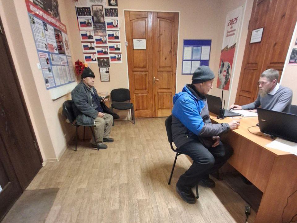 В Малокаховке выдали почти пол тысячи продуктовых наборов В Малокаховке выдали почти пол тысячи продуктовых наборов