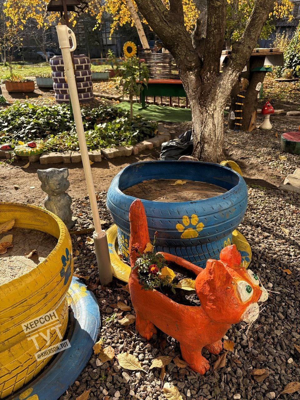 Херсон. Дворовое декоративно-прикладное искусство Херсон. Дворовое декоративно-прикладное искусство