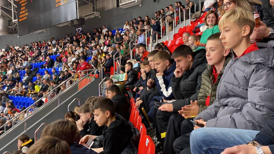 Дети из Херсонской области посетили матч по баскетболу «Локомотив-Кубань» — ЦСКА в Краснодаре Дети из Херсонской области посетили матч по баскетболу «Локомотив-Кубань» — ЦСКА в Краснодаре