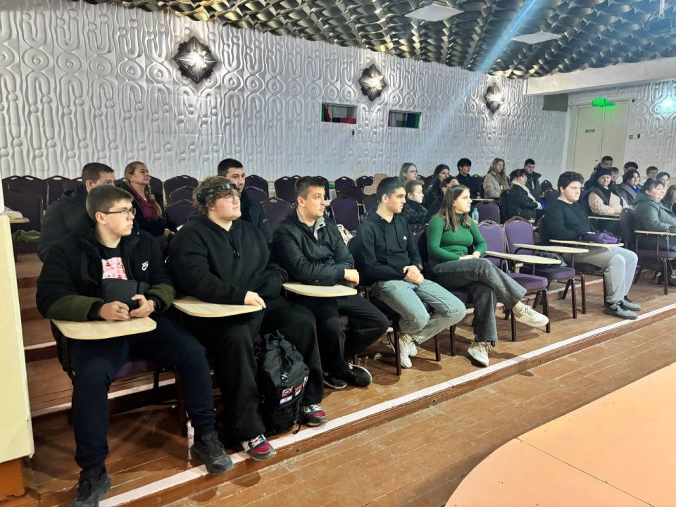 В День информатики преподаватели Института информационных технологий ХГПУ провели серию мастер-классов для студентов, где простым языком объяснили сложные вещи В День информатики преподаватели Института информационных технологий ХГПУ провели серию мастер-классов для студентов, где простым языком объяснили сложные вещи