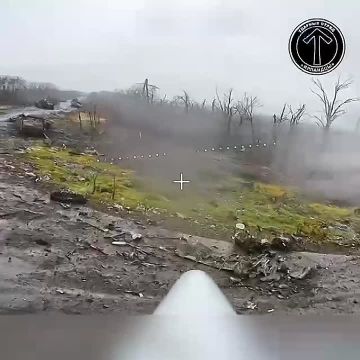 Обзор дорог на Красноармейск в объективе ударного дрона "Ирландцев" во время боевого вылета