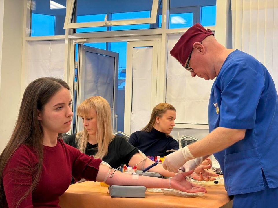 Специалисты минстроя Ставрополья сдали кровь для жителей Херсонской области Специалисты минстроя Ставрополья сдали кровь для жителей Херсонской области