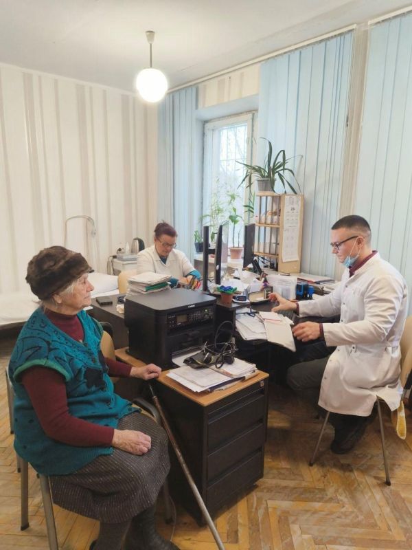 Врачи из Адыгеи оказывают медицинскую помощь жителям Херсонской области Врачи из Адыгеи оказывают медицинскую помощь жителям Херсонской области