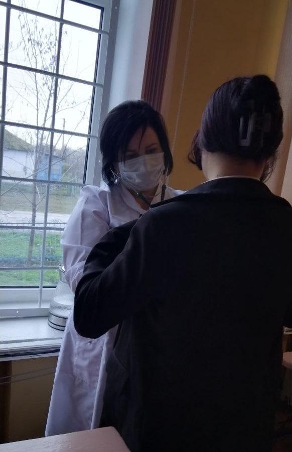 Педиатр из Мордовии провела вакцинацию детей в Александровской школе Педиатр из Мордовии провела вакцинацию детей в Александровской школе