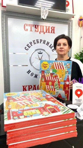 «Мир меняют люди»: мастер-парикмахер из Серебряных Прудов собирает подарки для детей из Херсонской области и Сирии