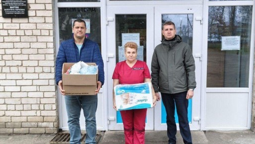 В Верхнерогачикскую больницу доставили гумпомощь из Рязанской области