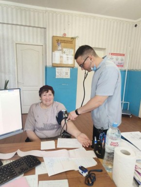 Врачи из Адыгеи оказывают медицинскую помощь жителям Херсонской области