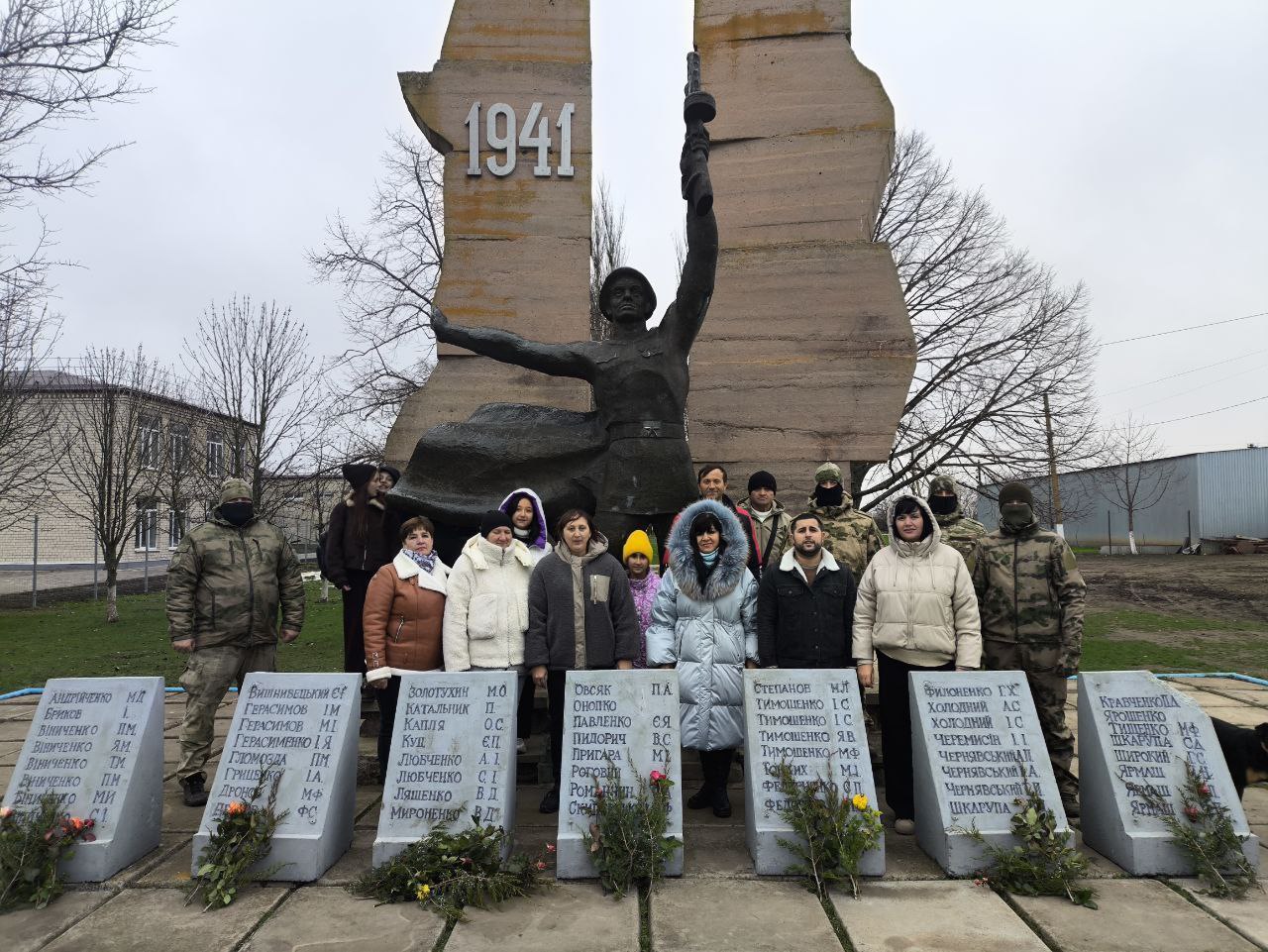 Торжественный митинг-реквием «Памяти героев» прошел в селе Вольное при поддержке «Единой России» Торжественный митинг-реквием «Памяти героев» прошел в селе Вольное при поддержке «Единой России»