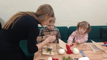 Студенты ХТУ провели новогодний благотворительный мастер-класс