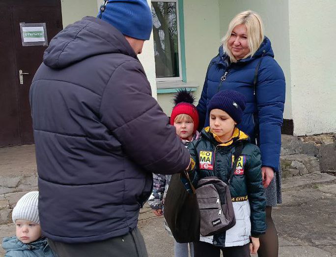 Школьники села Красный Подол поздравили участников СВО с Днем Героев Отечества Школьники села Красный Подол поздравили участников СВО с Днем Героев Отечества